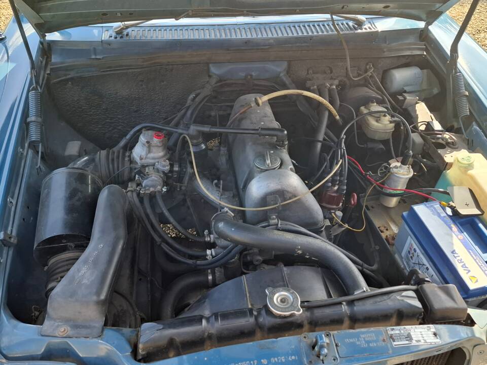 Image 13/13 of Mercedes-Benz 230&#x2F;4 (1974)