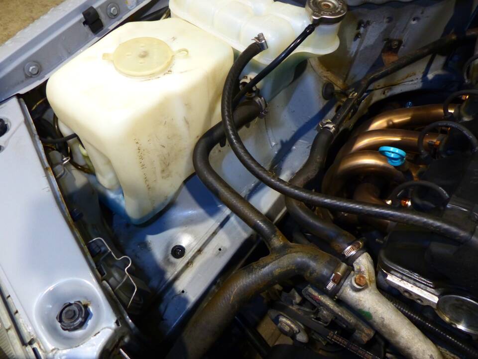 Bild 62/62 von Mercedes-Benz 190 E (1983)