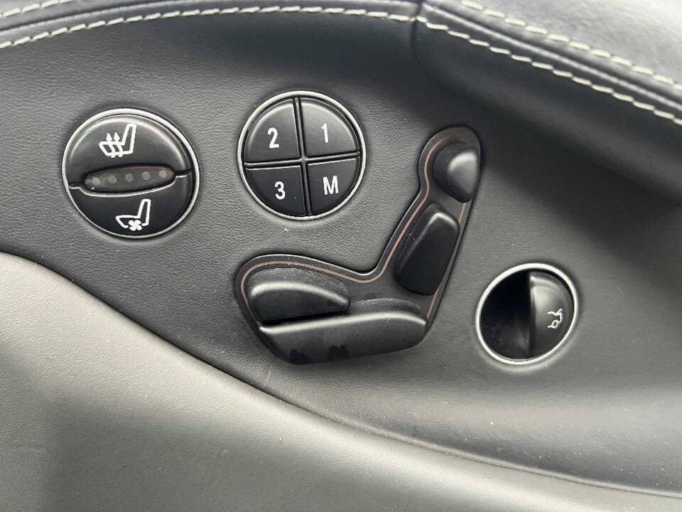 Imagen 17/30 de Mercedes-Benz SL 55 AMG (2003)