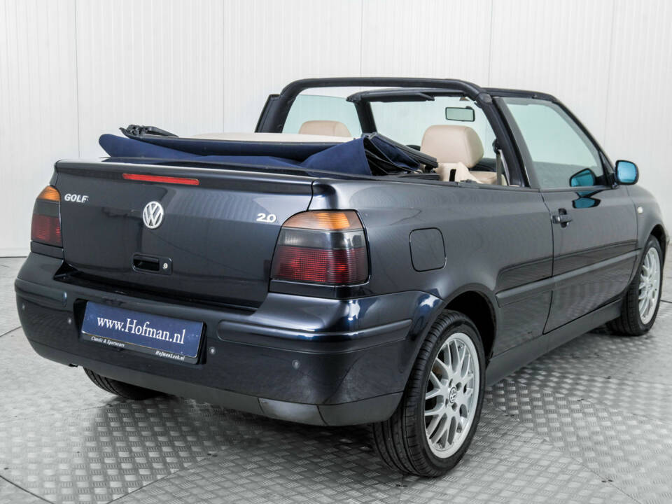 Immagine 25/50 di Volkswagen Golf IV Cabrio 2.0 (2001)