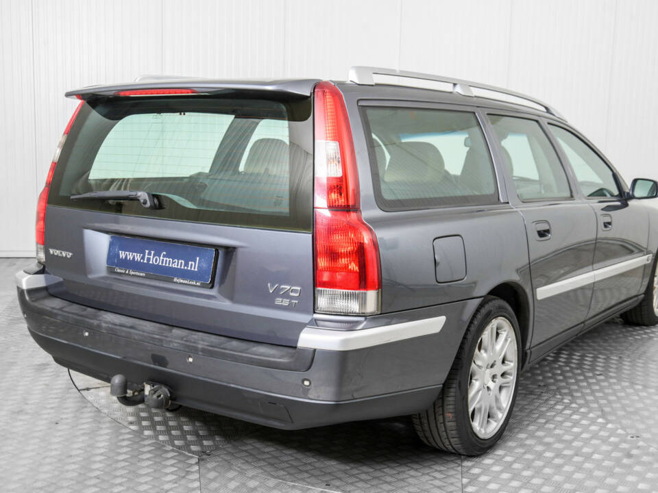 Bild 26/50 von Volvo V 70 2.5T (2003)