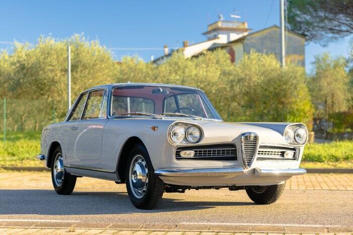 Image 7/7 of Alfa Romeo 2000 Sprint (1961)