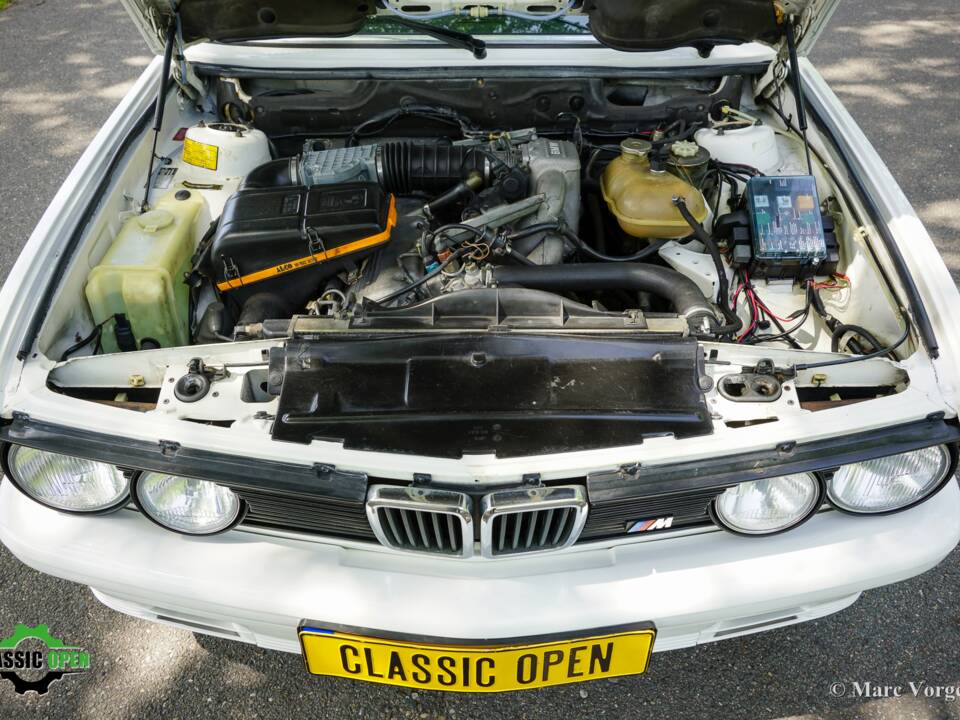 Image 25/51 of BMW M 535i (1985)