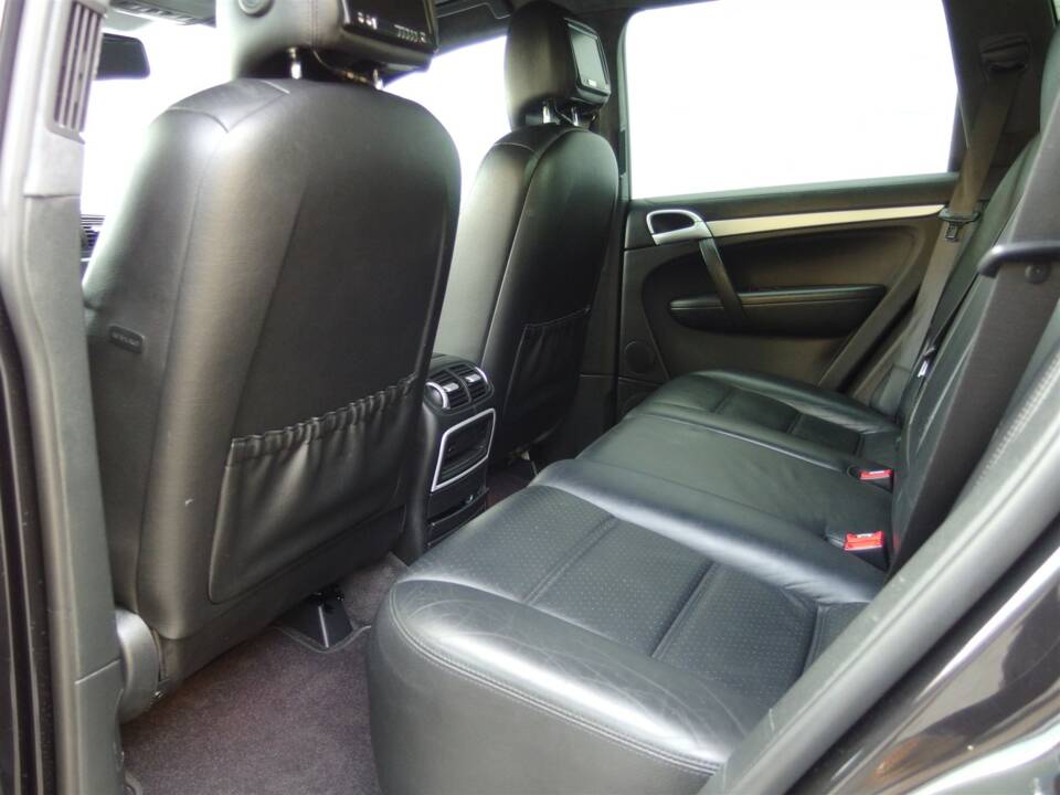 Imagen 72/97 de Porsche Cayenne Turbo (2007)