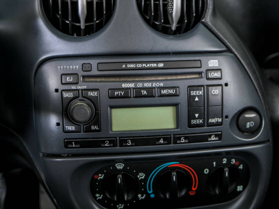 Image 20/50 of Ford Streetka (2004)
