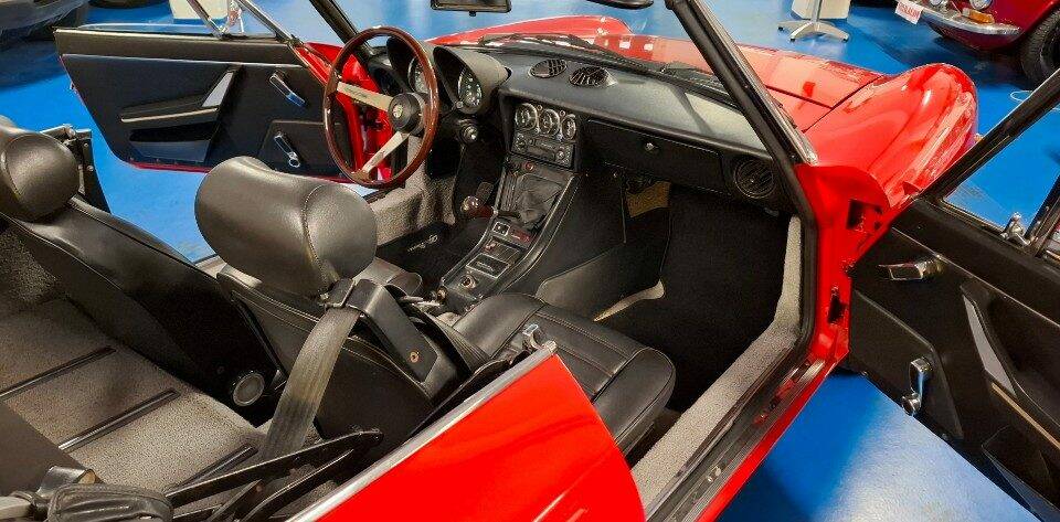 Image 26/43 of Alfa Romeo Spider Veloce 2000 (1982)