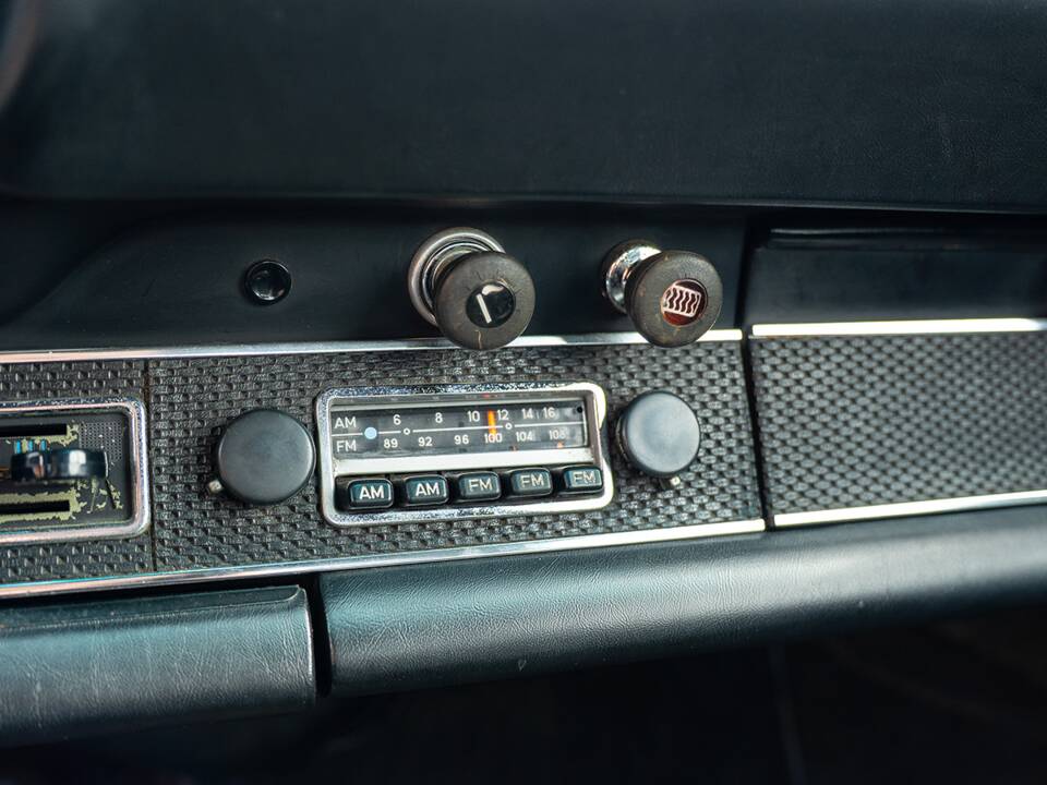 Image 35/40 of Porsche 911 2.2 S (1971)