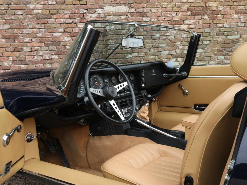 Bild 3/50 von Jaguar E-Type V12 (1973)