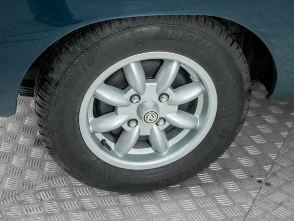 Imagen 32/50 de MG MGB GT (1972)