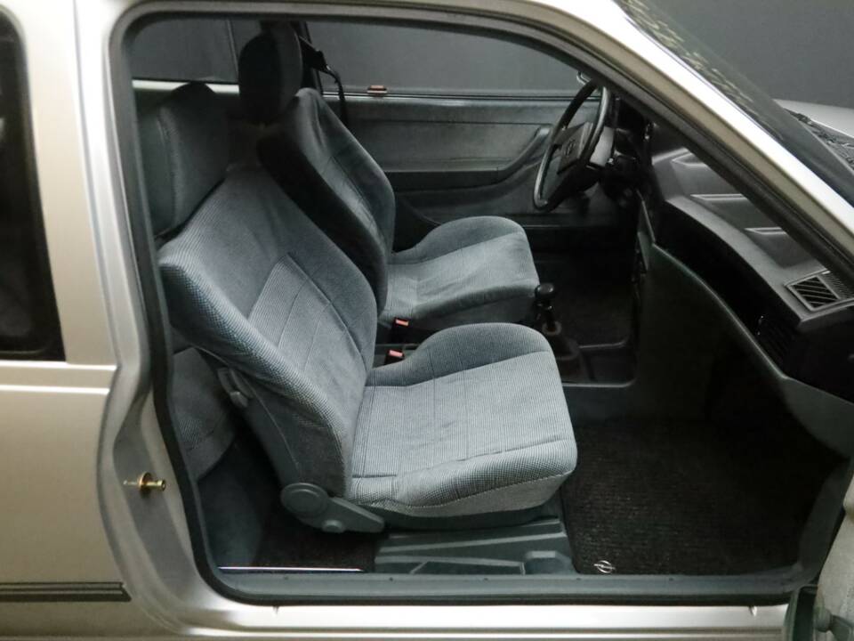 Afbeelding 3/50 van Opel Kadett 2,0i GSi (1988)