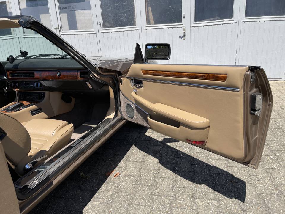 Bild 38/42 von Jaguar XJ-S Convertible (1989)
