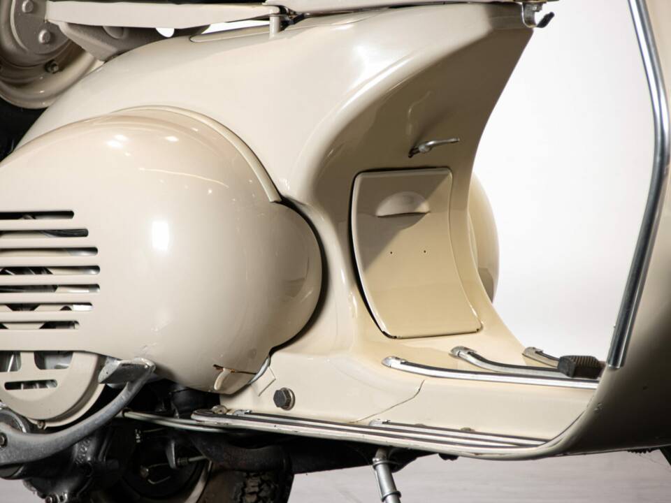 Bild 24/50 von Piaggio Vespa 150 "Struzzo" VL (1955)