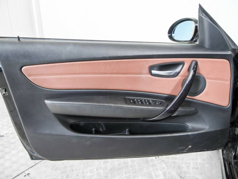 Image 35/50 de BMW 120i (2008)