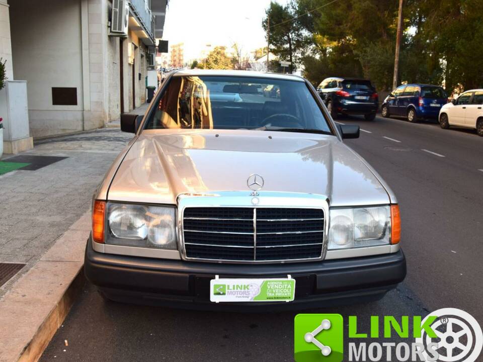 Image 10/10 of Mercedes-Benz 200 (1986)