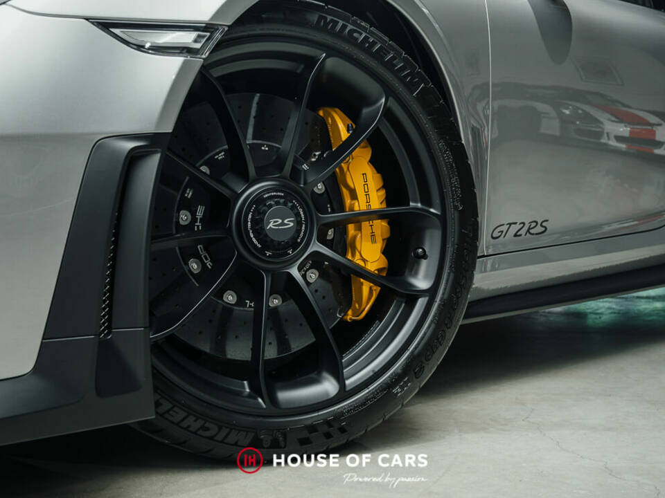 Bild 13/25 von Porsche 911 GT2 RS (2018)