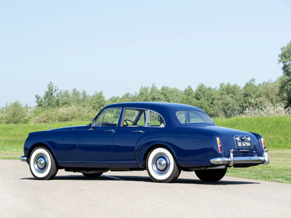 Immagine 2/42 di Bentley S 2 Continental (1961)