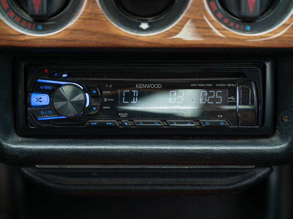 Image 31/50 of Mercedes-Benz 190 E 1.8 (1991)