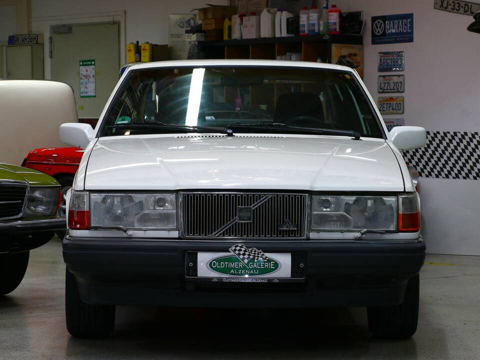 Image 2/34 of Volvo 940 2.3i (1991)