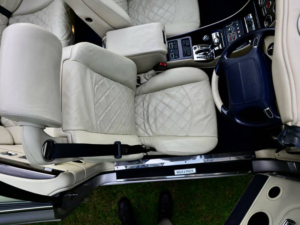 Bild 33/50 von Bentley Azure (2003)