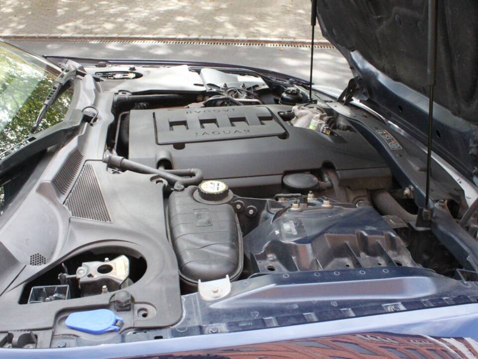 Image 8/23 of Jaguar XK 4.2 (2006)