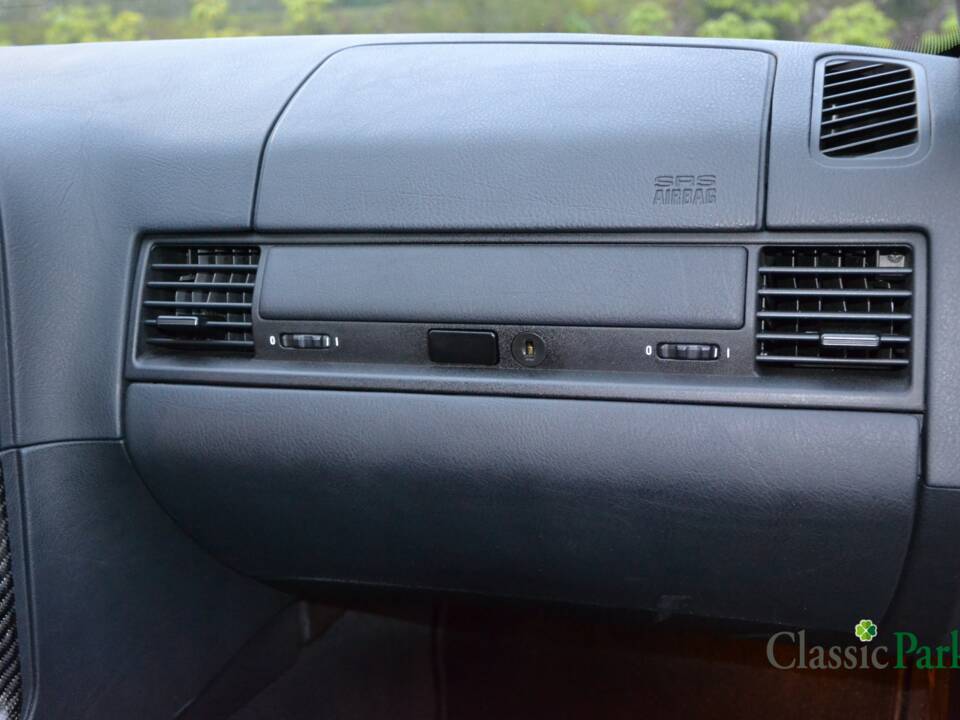 Image 33/50 of BMW 323i (1998)