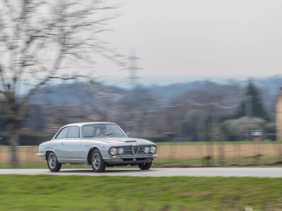 Bild 14/30 von Alfa Romeo 2600 Sprint (1965)