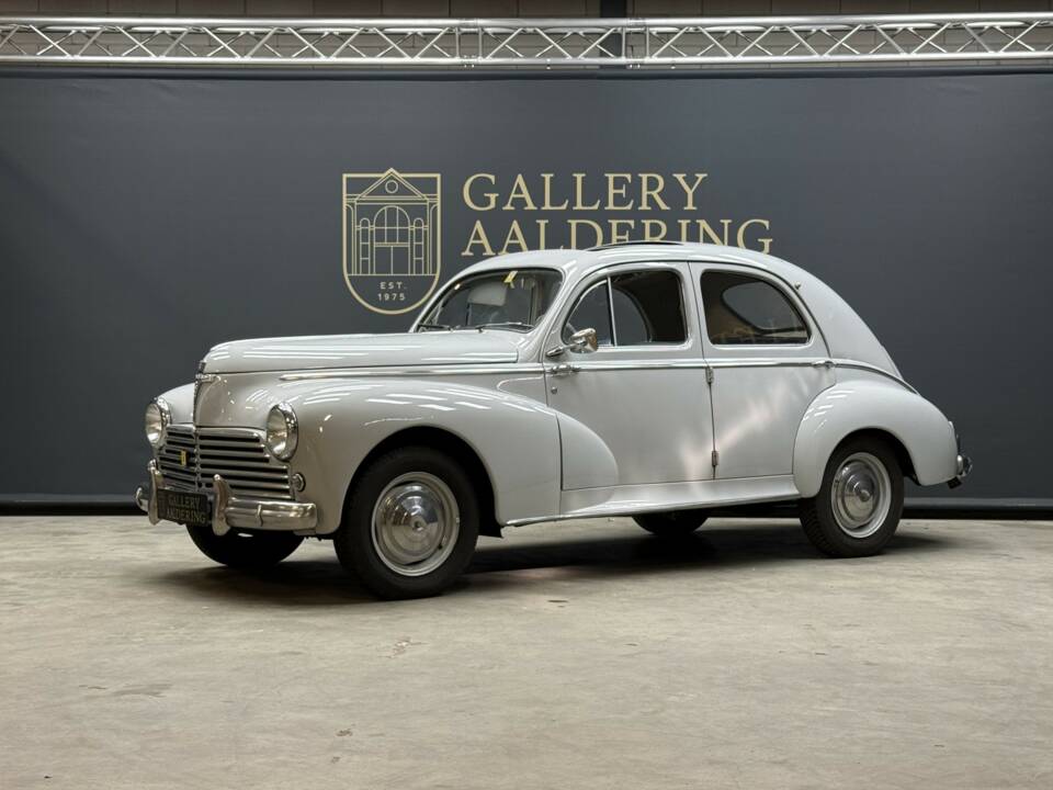 Bild 31/50 von Peugeot 203 C (1960)
