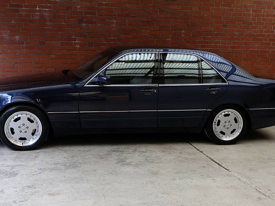 Imagen 5/68 de Mercedes-Benz S 500 (1996)