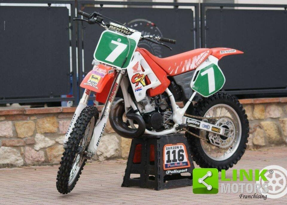 Image 2/10 of Honda DUMMY (1991)