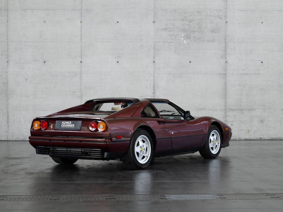 Bild 50/50 von Ferrari 328 GTS (1988)
