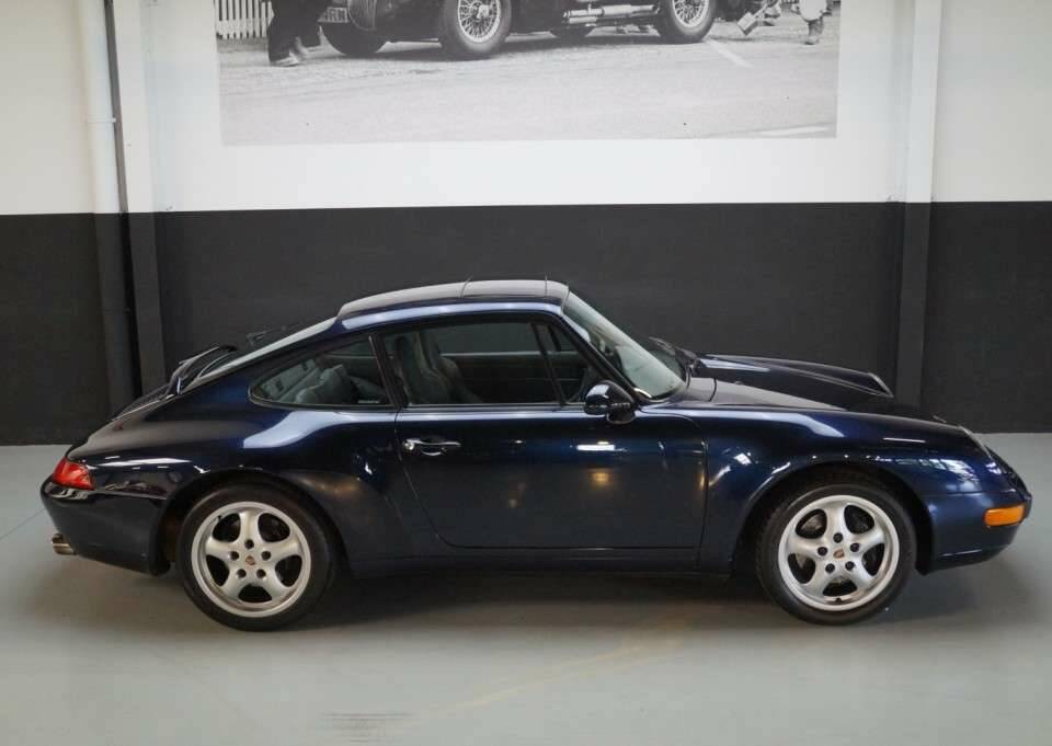 Image 30/50 of Porsche 911 Carrera (1995)