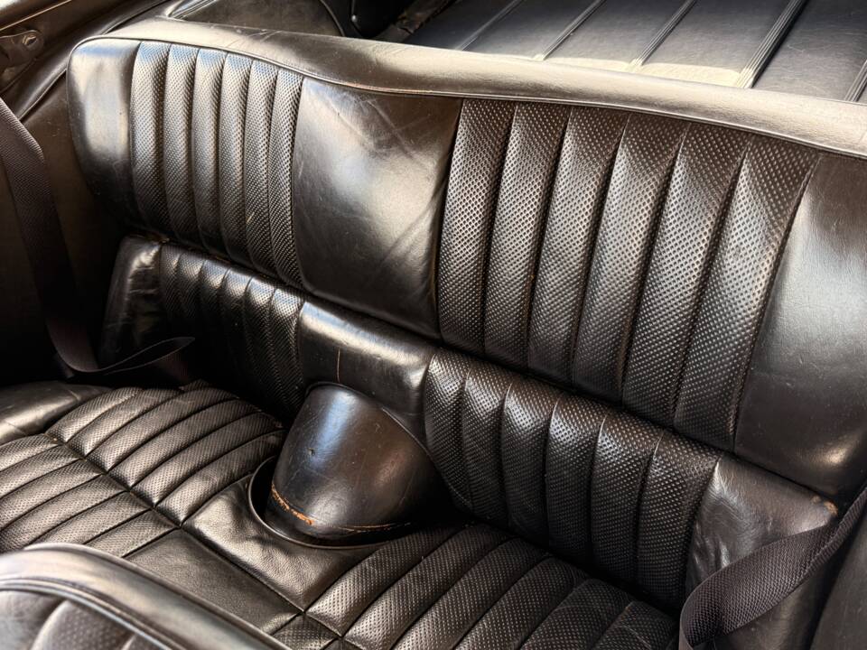 Image 15/30 de Jaguar Type E (2+2) (1966)
