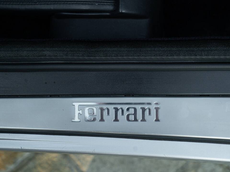 Afbeelding 37/50 van Ferrari 550 Maranello (2001)