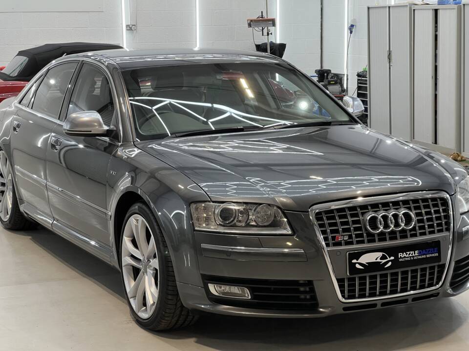 Bild 14/24 von Audi S8 V10 (2009)