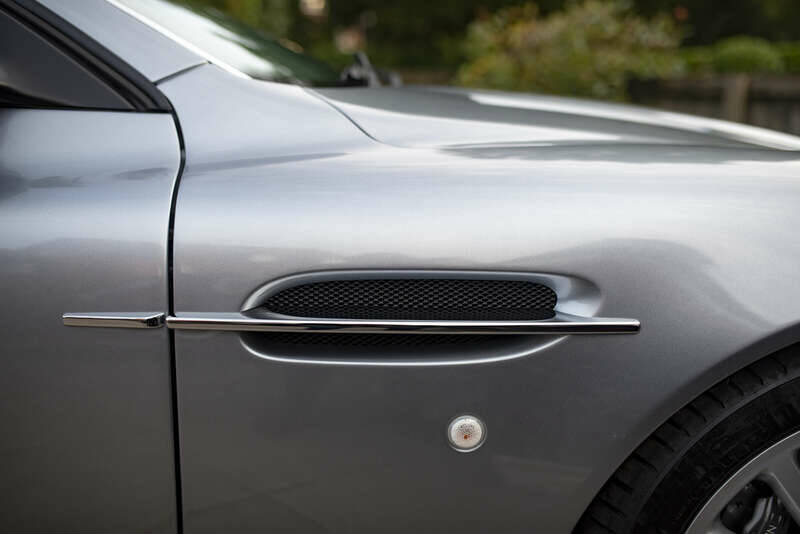 Image 20/38 of Aston Martin V12 Vanquish (2003)