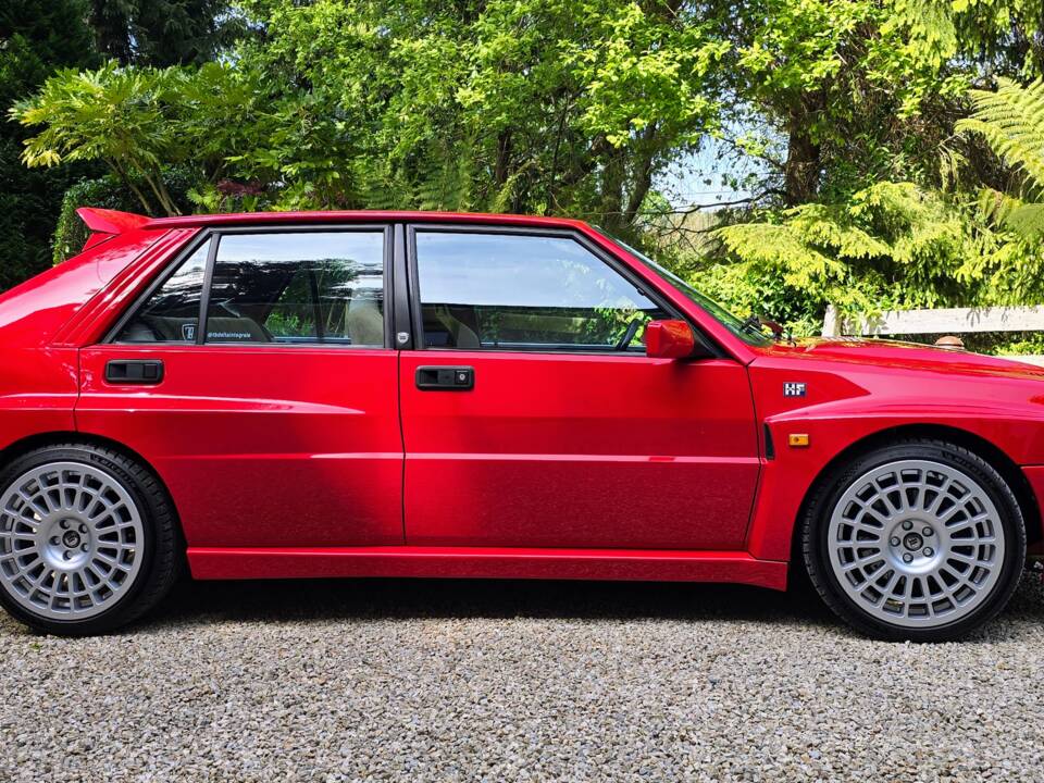 Immagine 5/63 di Lancia Delta HF Integrale Evoluzione II (1994)