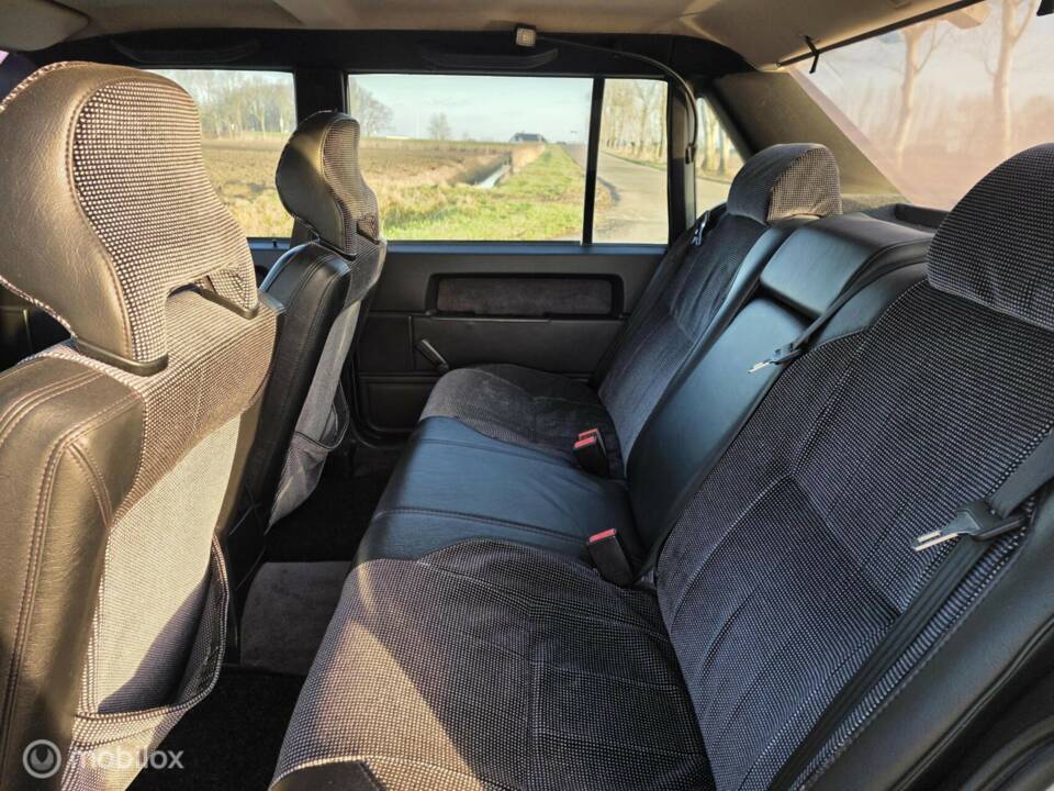 Bild 24/31 von Volvo 940 2.3i (1993)