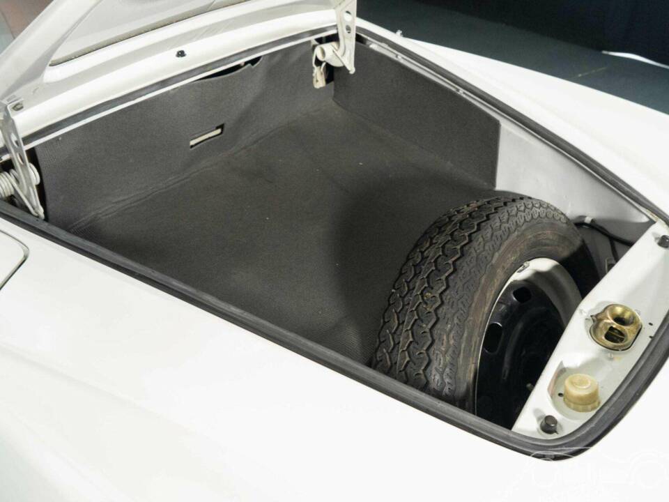 Image 29/29 of Volkswagen Karmann Ghia 1500 (1969)