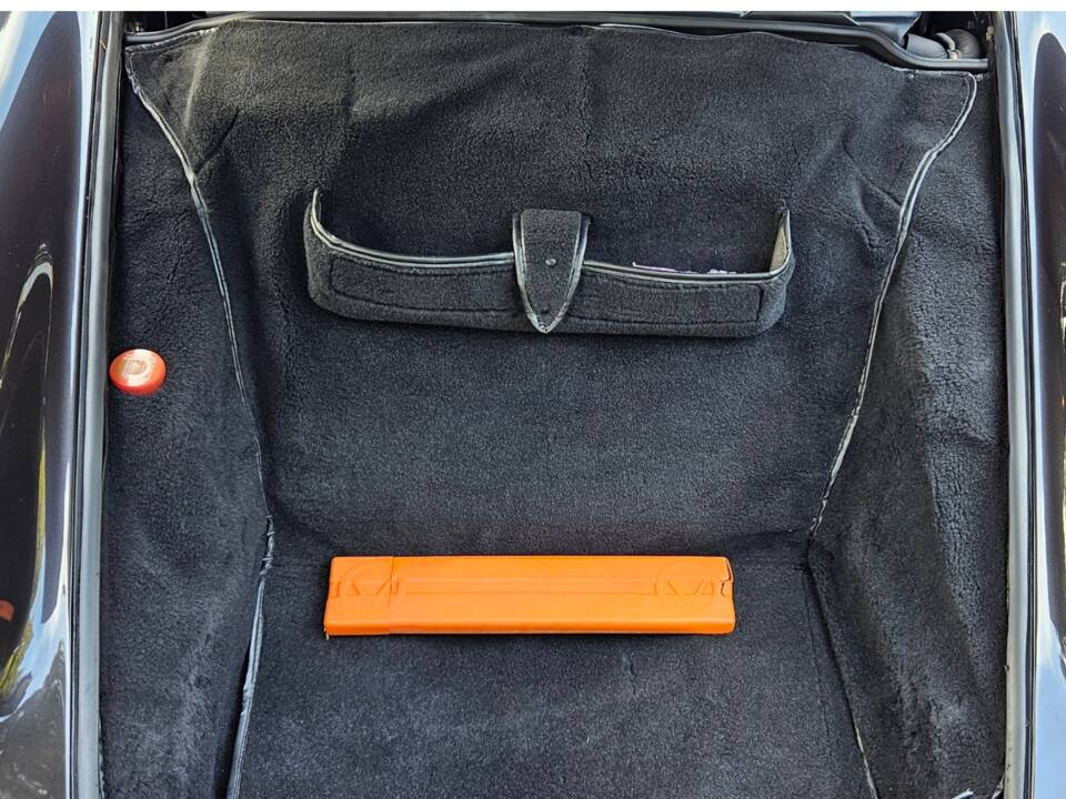 Bild 12/16 von Porsche 911 Carrera 4 (1990)