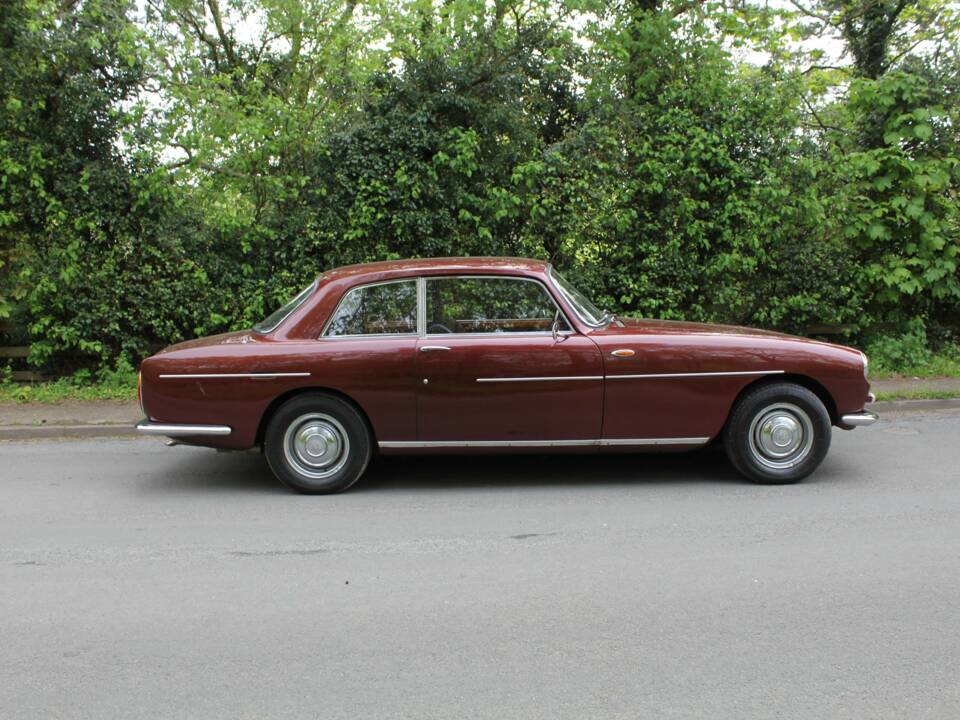 Image 7/17 of Bristol 411 Mk. I (1971)