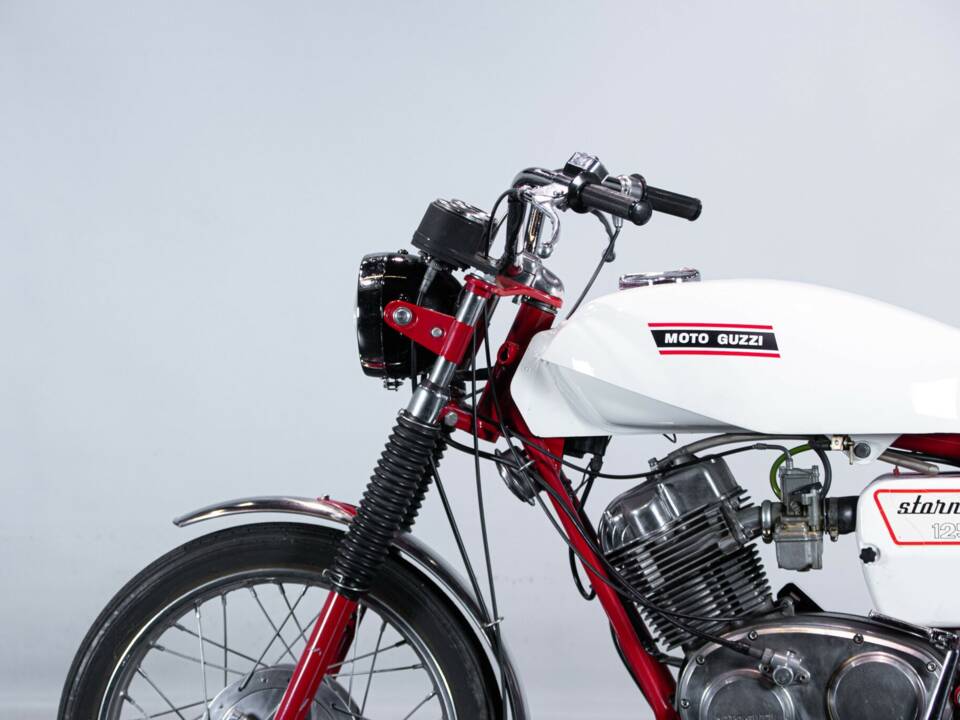 Image 30/50 of Moto Guzzi Stornello 125 II (1971)