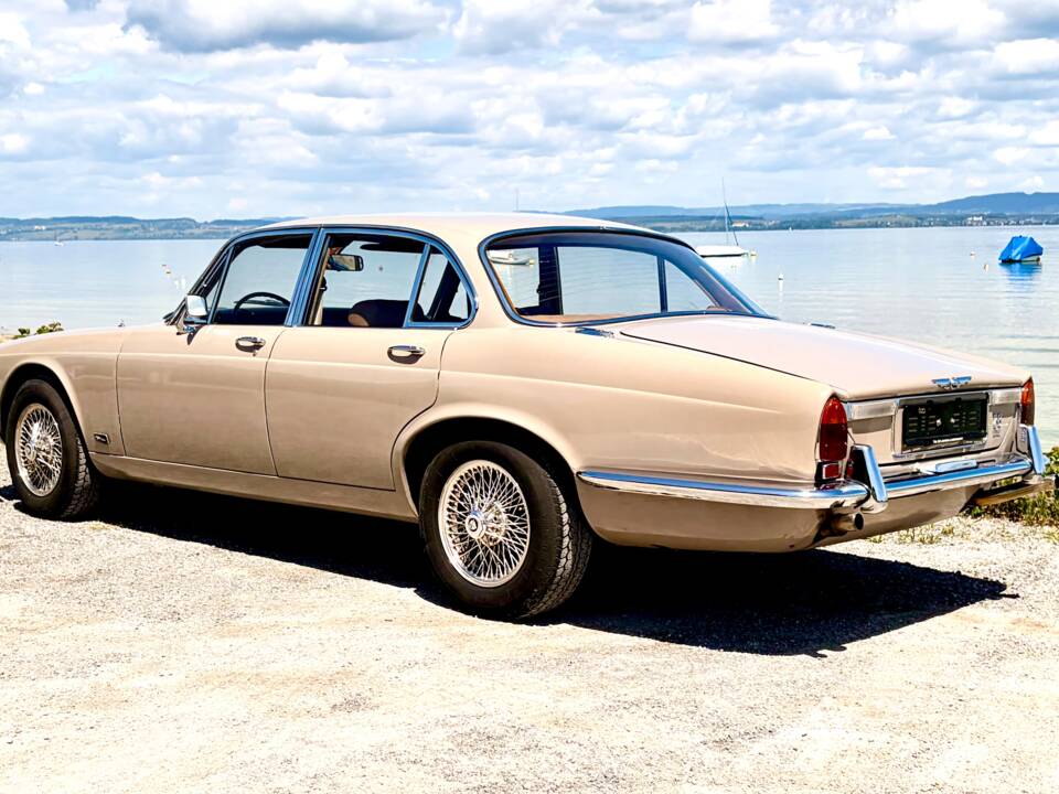 Bild 3/17 von Jaguar XJ 6 2.8 (1971)