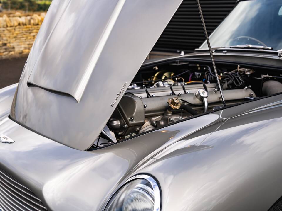 Image 25/42 de Aston Martin DB 5 (1964)
