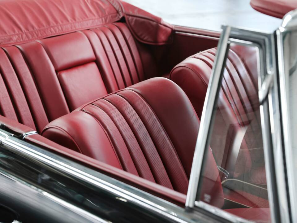 Image 38/50 of Mercedes-Benz 220 SE b (1962)