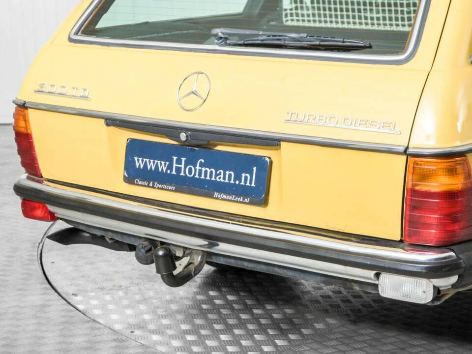Bild 27/50 von Mercedes-Benz 300 TD Turbodiesel (1981)