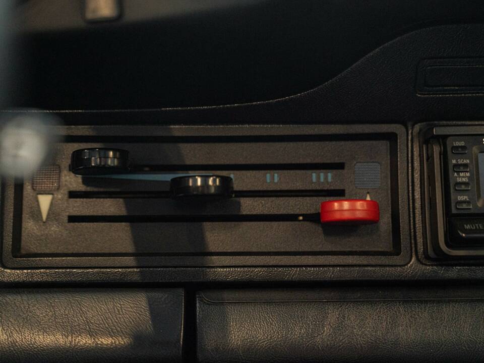 Image 40/50 of Porsche 911 Carrera 2.7 (1975)