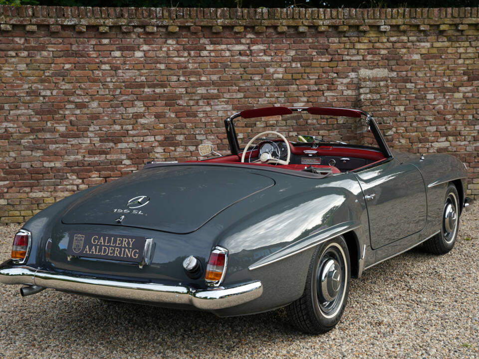 Image 37/50 of Mercedes-Benz 190 SL (1957)