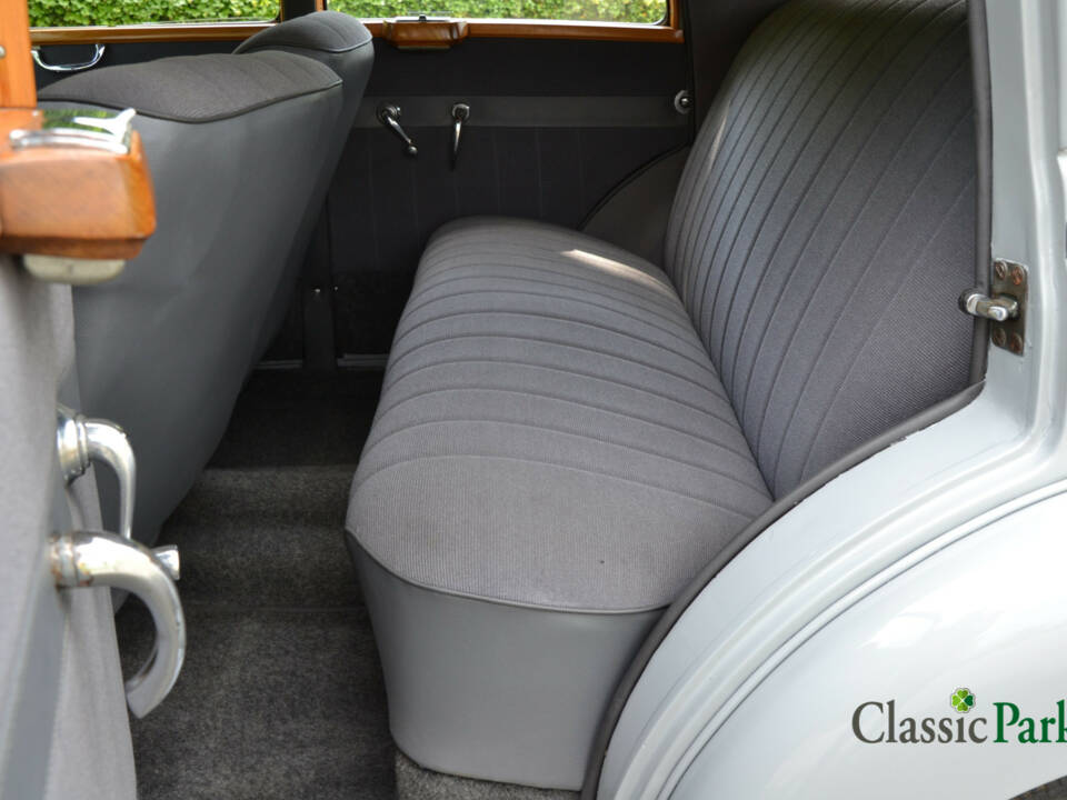 Image 10/50 of Mercedes-Benz 220 (1952)