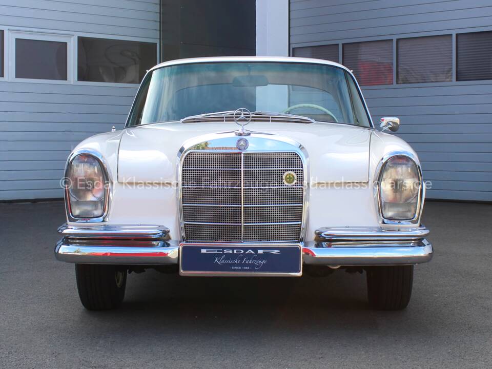Image 5/32 of Mercedes-Benz 250 SE (1967)