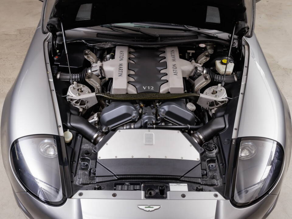 Image 29/30 of Aston Martin V12 Vanquish (2001)